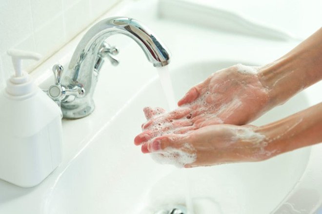 Rửa tay thường xuyên để ngăn ngừa virus