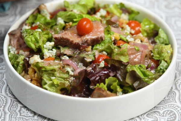 Món salad thịt bò thơm ngon